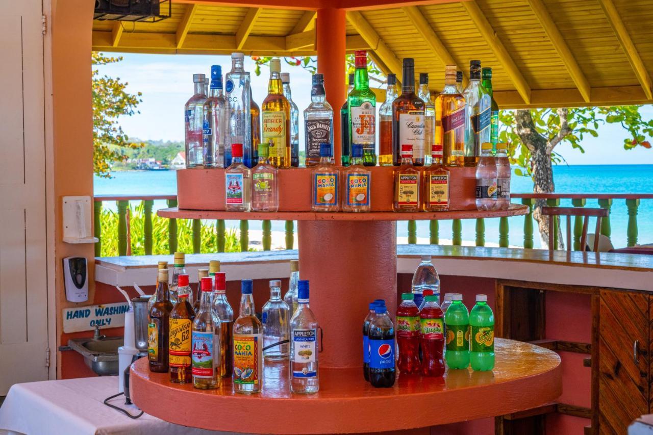 Shields Negril Villas 外观 照片