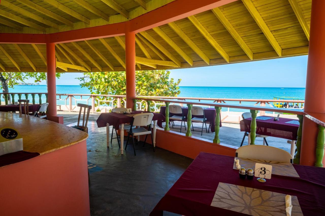 Shields Negril Villas 外观 照片
