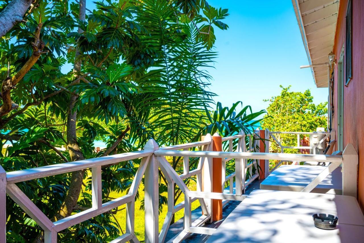 Shields Negril Villas 外观 照片